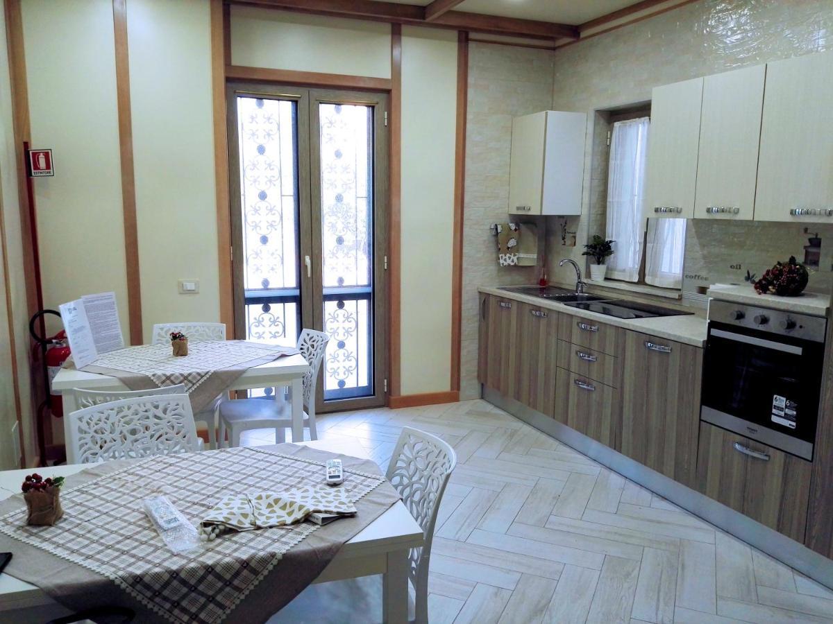Rosa Vesuviana Bed & Breakfast บอสโกเรอาเล ภายนอก รูปภาพ